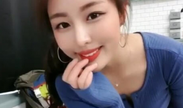 西安網(wǎng)紅美女吃瓜視頻,一場視覺與味蕾的盛宴